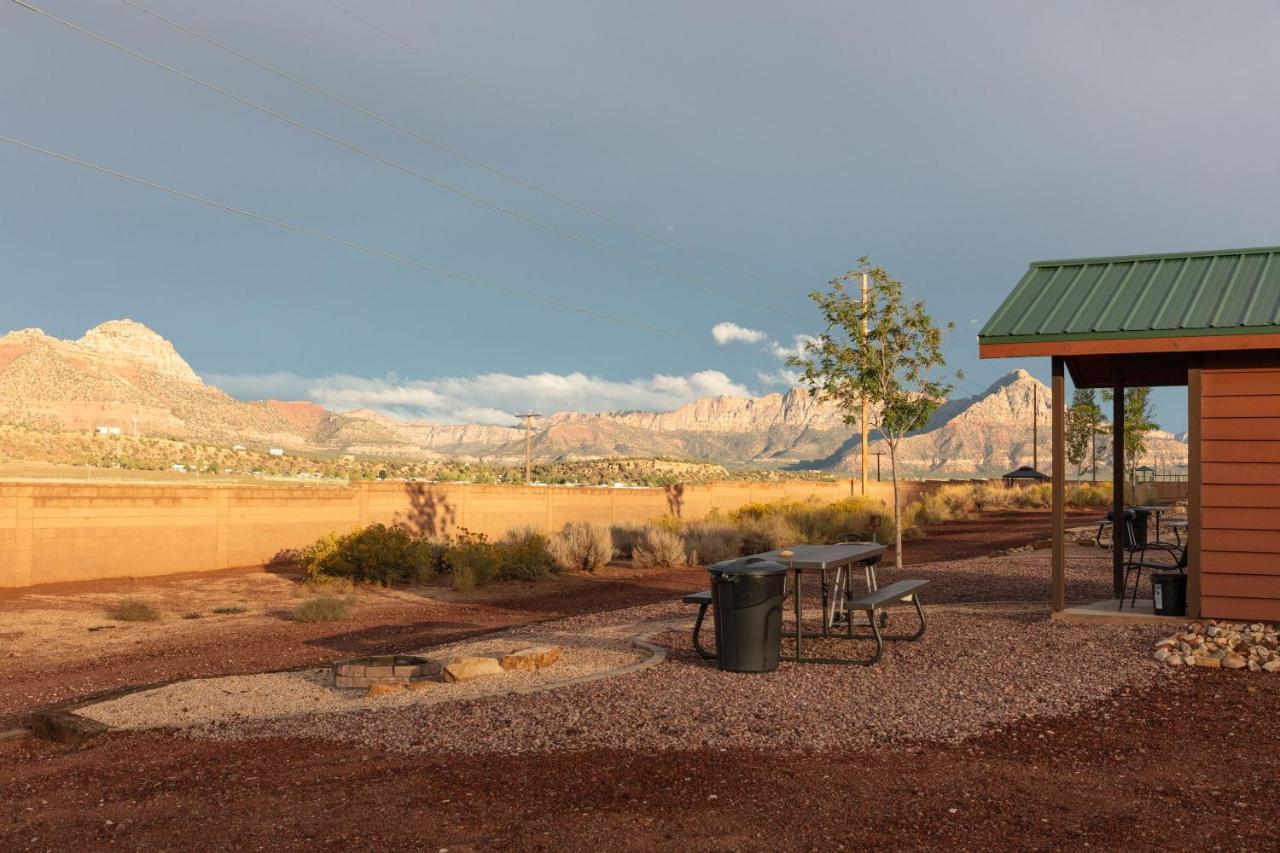 Apple Valley Gooseberry Lodges Zion National Park Area מראה חיצוני תמונה