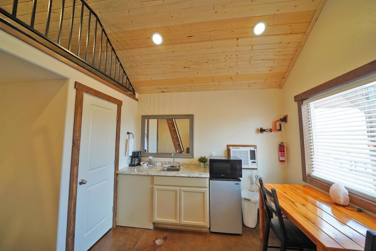 Apple Valley Gooseberry Lodges Zion National Park Area מראה חיצוני תמונה